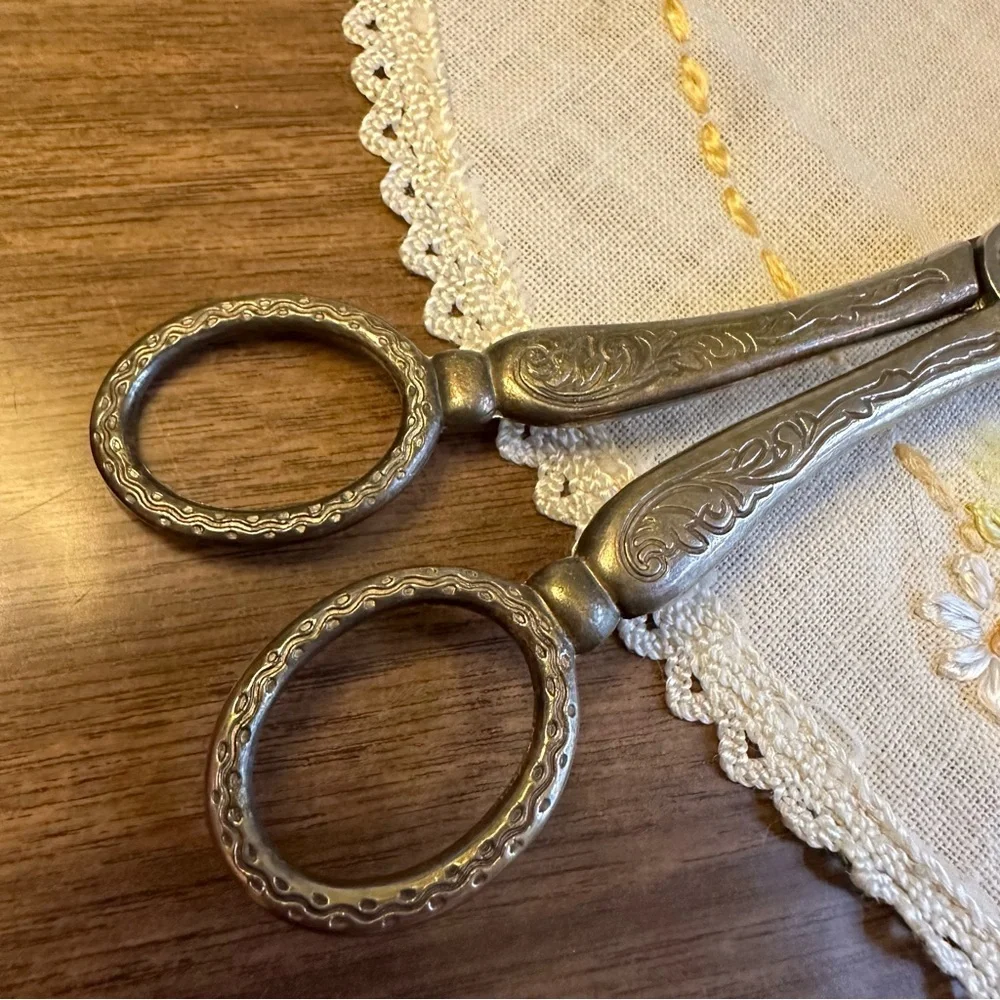 Vintage Ornate Silver Plate Scissor Pastry Tongs Dessert Sandwich Finger Loop